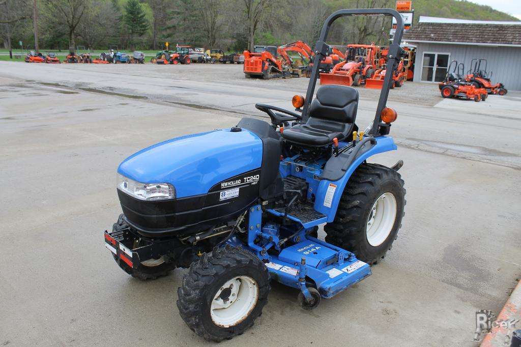 New Holland Tc24d Compact Tractor With 60 Inch Mower 2001