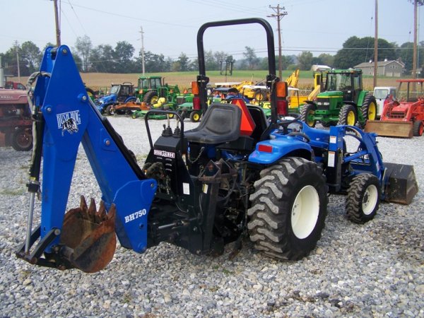 232: New Holland TC33DA 4x4 Tractor Loader Backhoe : Lot 232