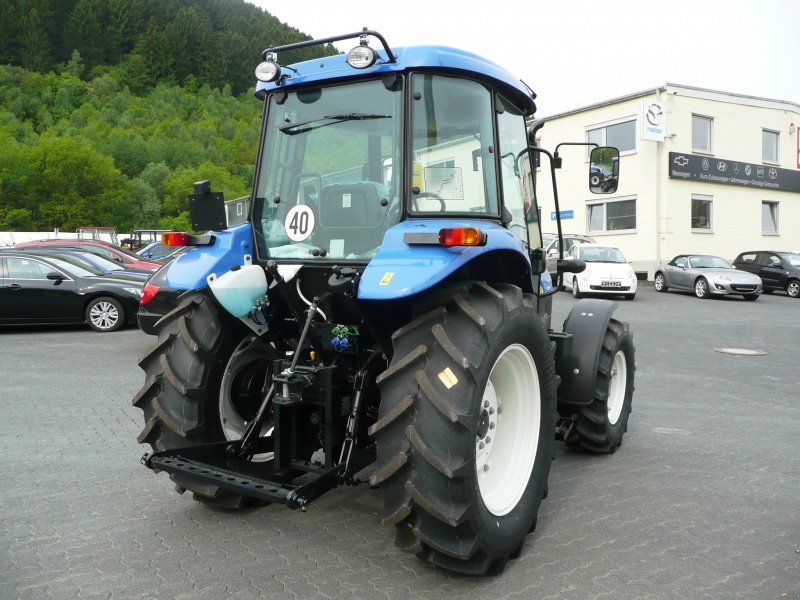 Tractor New Holland TD5010 - agraranzeiger.at - sold