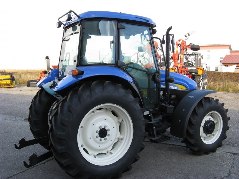 New Holland TD5040 Traktor - technikboerse.com