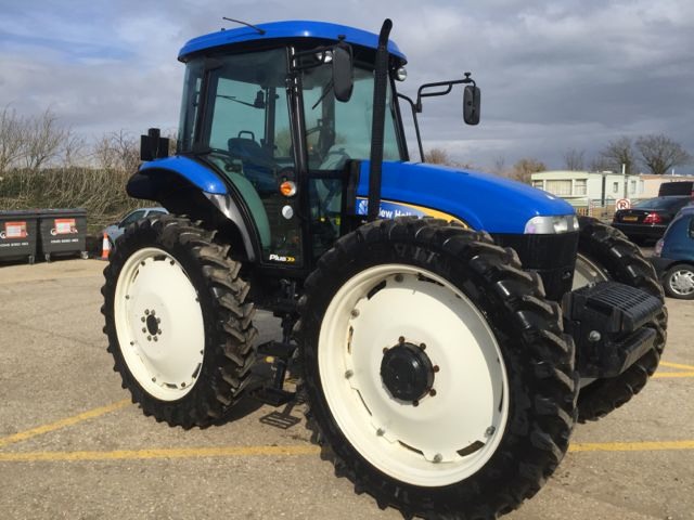 New Holland TD5050 HIGH CLEAR - Year: 2014 - Tractors - ID: 2D30E5AC ...