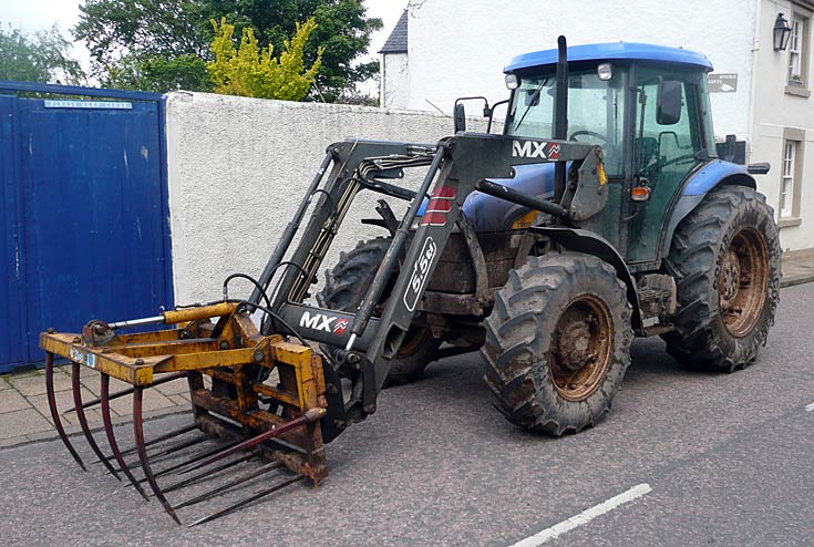 Tractor Photos - New Holland TD95D in Cromarty