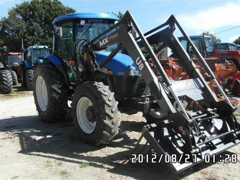 New Holland TD95D Tractor - technikboerse.com