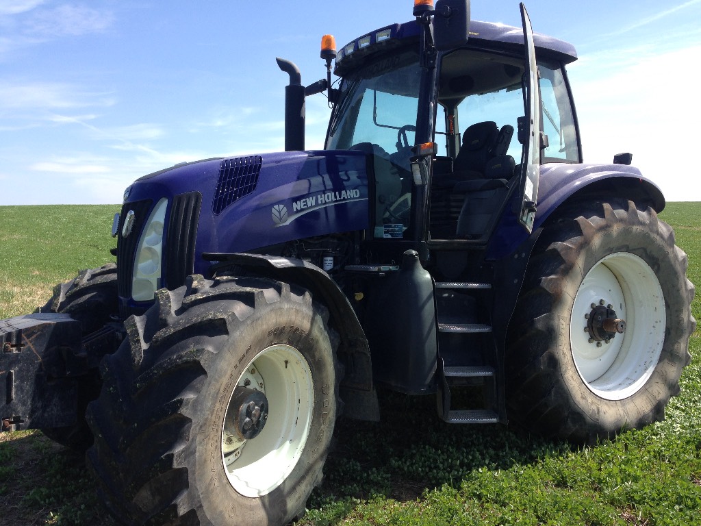 New Holland TG230 - Year: 2004 - Tractors - ID: 129D1079 - Mascus USA