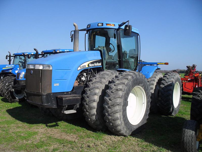 2003 New Holland TJ325 Tractors for Sale | Fastline