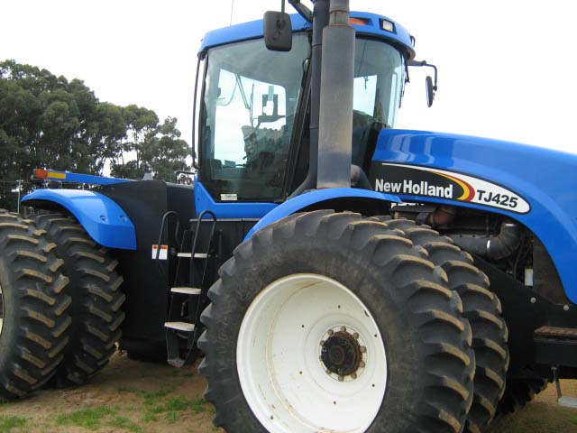 New Holland TJ425: Photo gallery, complete information about model ...