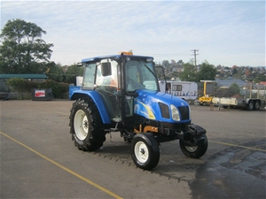 Tractor, New Holland TL70A, 2WD, rear tyre, 1 420/85R30, Auction (0006 ...