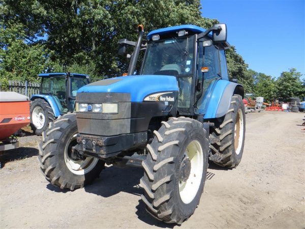 NEW HOLLAND TM120 TRACTOR 18500