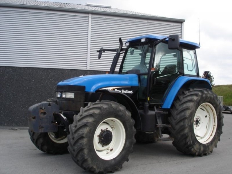 New Holland TM130 Tractor - technikboerse.com