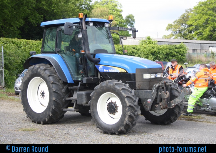 NEW HOLLAND TM130 - Tractor Photos