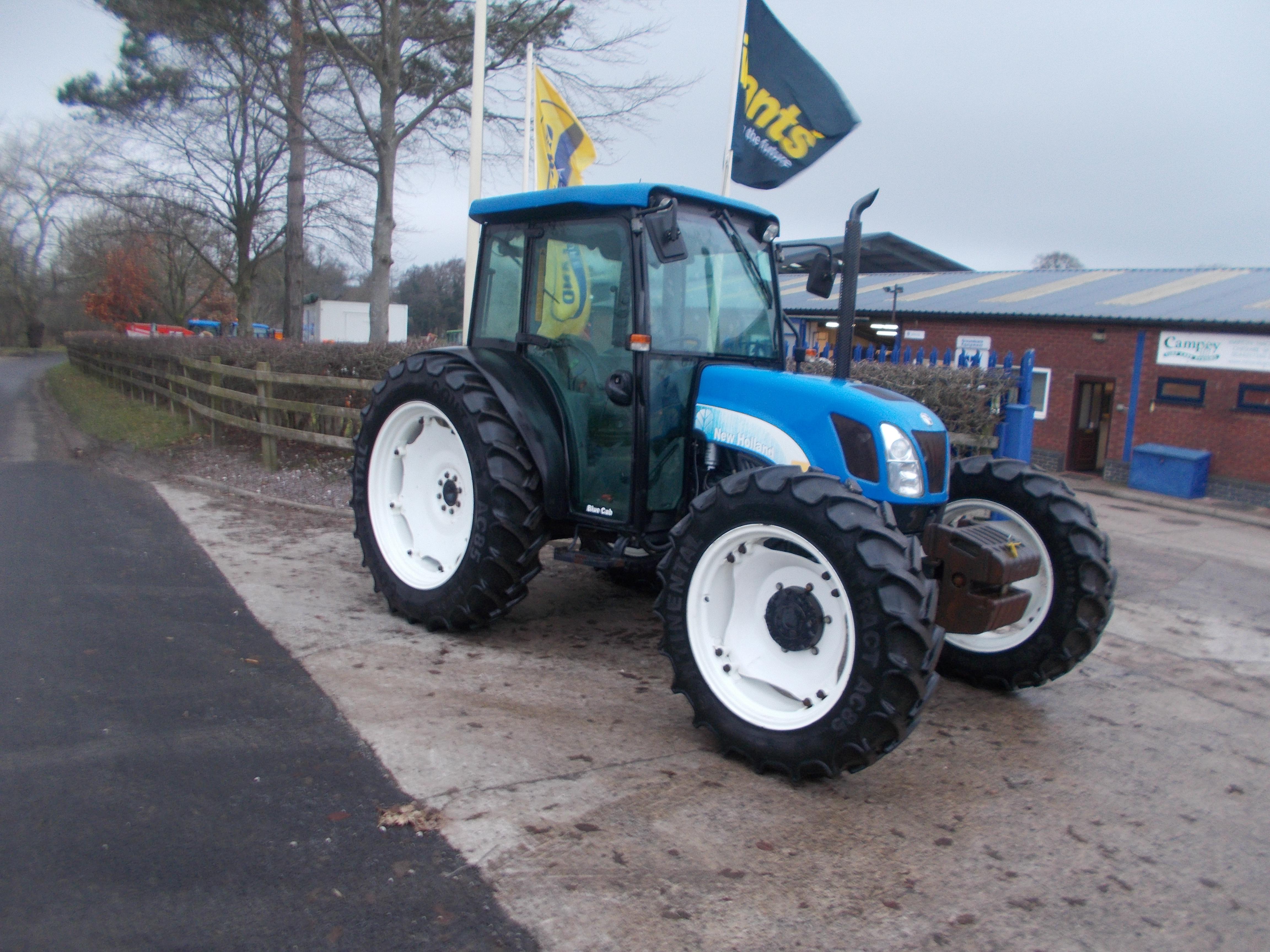 New Holland TN75Sa Tractor U3758 £11,750 +VAT