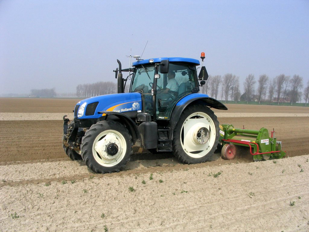 New Holland TS135A picture # 49679 | New Holland photo gallery ...