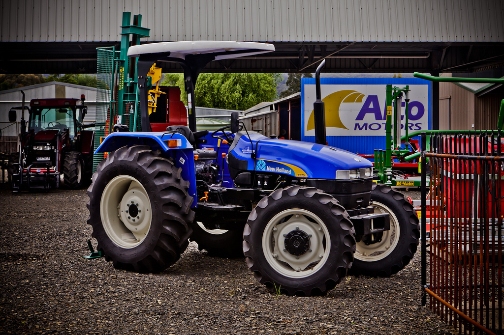 New Holland TT75 Tractor | Barry V Johnston | Flickr