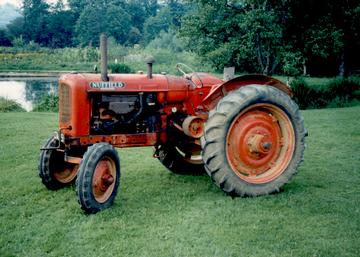 1949 Nuffield M4 - TractorShed.com