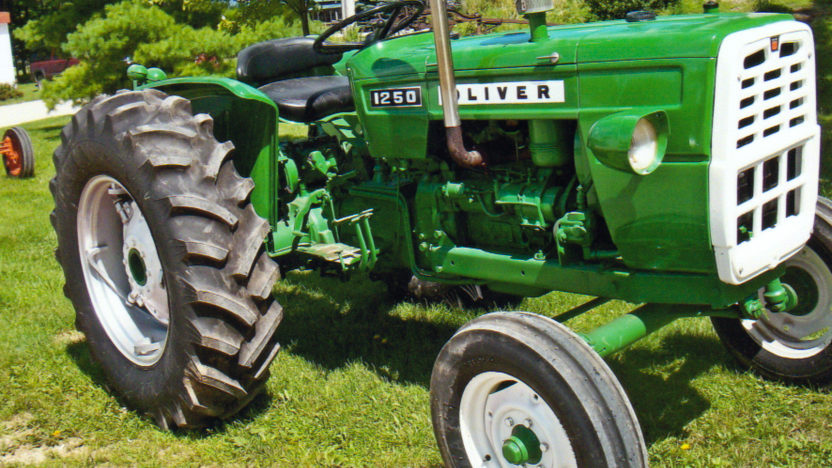 1965 Oliver 1250 Tractor 116/35 HP | Lot S65 | Walworth 2010 | Mecum ...