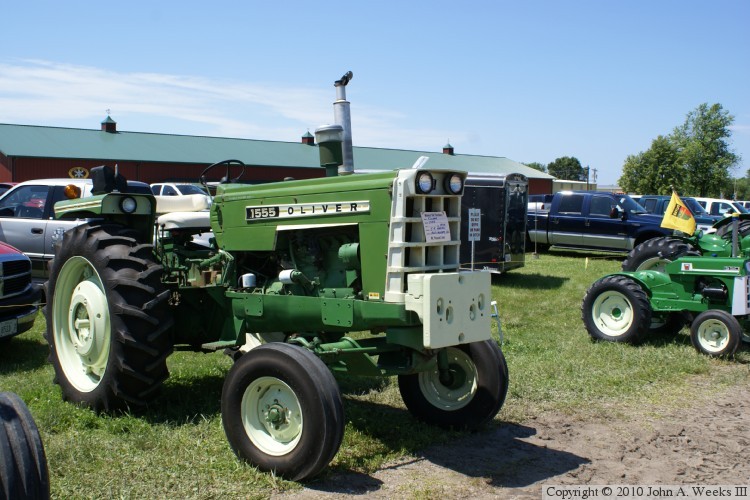 Oliver 55-Series Tractors 1969-1975 — 1555