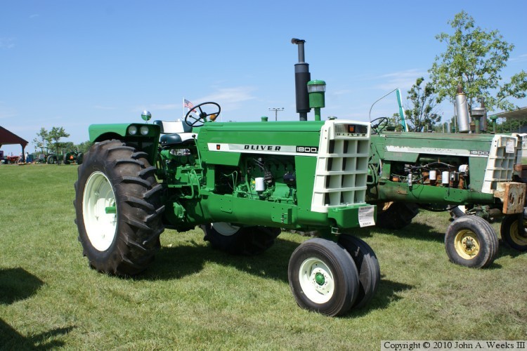 Oliver 00-Series Tractors 1960-1964 — 1800