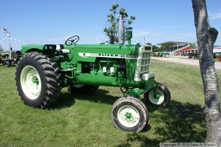 Oliver 00-Series Tractors 1960-1964 — 1800