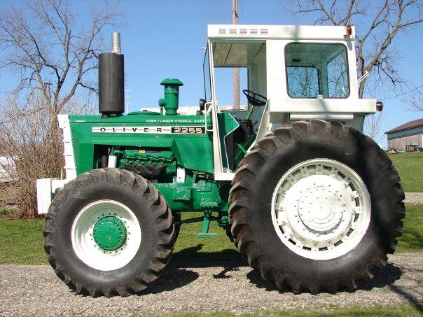 Oliver 2255 tractor farm cat caterpillar