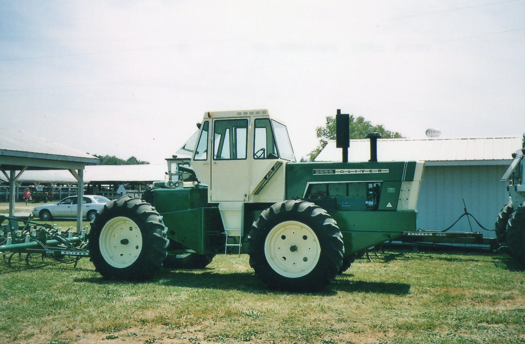 Alfa img - Showing > Oliver 2655 Tractor