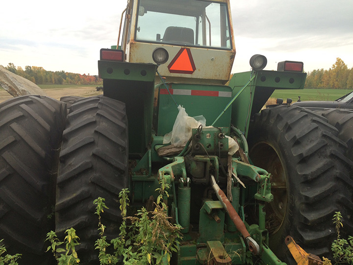 1972 Oliver 2655 Wheel Tractor