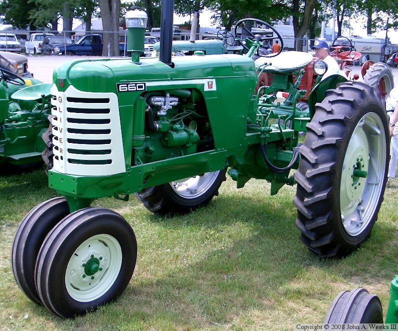 Oliver 3-Digit Tractors 1958-1975 — Oliver 660