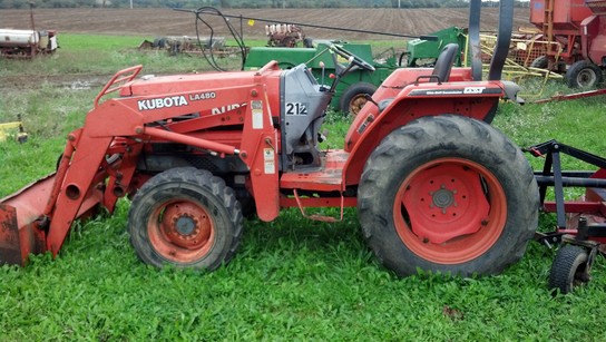 Kubota l3300 Tractors - Utility (40-100hp) - John Deere MachineFinder