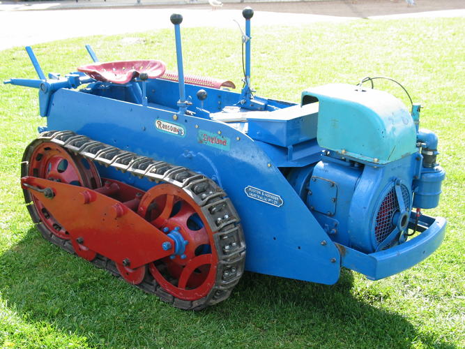 Ransomes MG6 crawler tractor