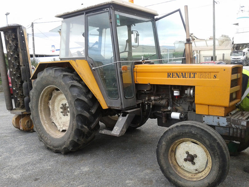 voirie - tracteur renault 681 - tech122 | webencheres.com