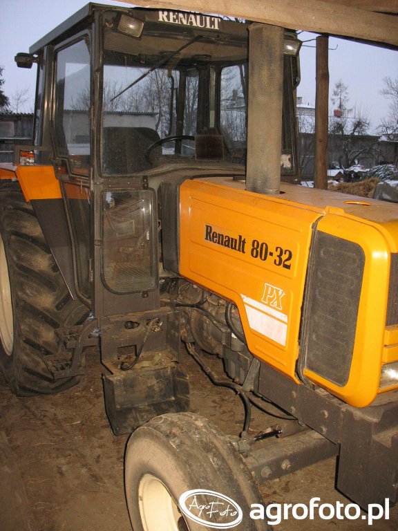 Fotografia traktor Renault 80-32 PX 93r. #621689