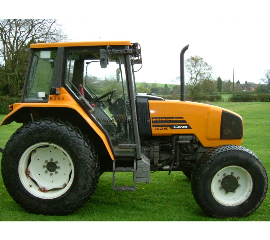 SOLD - Renault Ceres 325 4WD Turf Tractor