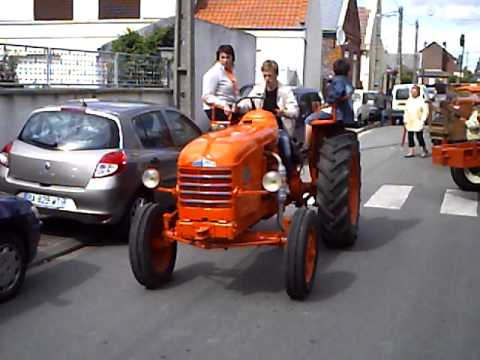 Renault D30 - YouTube