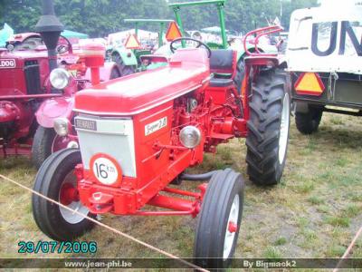 Renault Super 2D - La passion des vieux tracteur renault