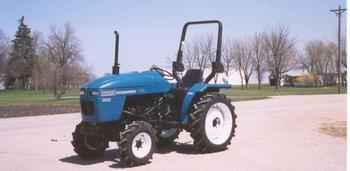 Used Farm Tractors for Sale: 2224 R Ihc (2003-07-31) - TractorShed.com