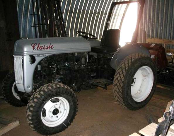 Rhino International 3324 Classic - Tractor & Construction Plant Wiki ...