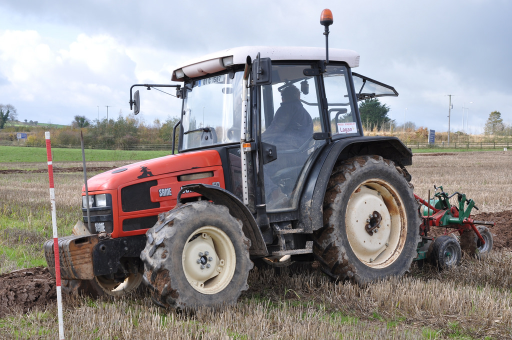 Same Dorado 60 Tractor with a Kverneland 2 Furrow Match Pl… | Flickr