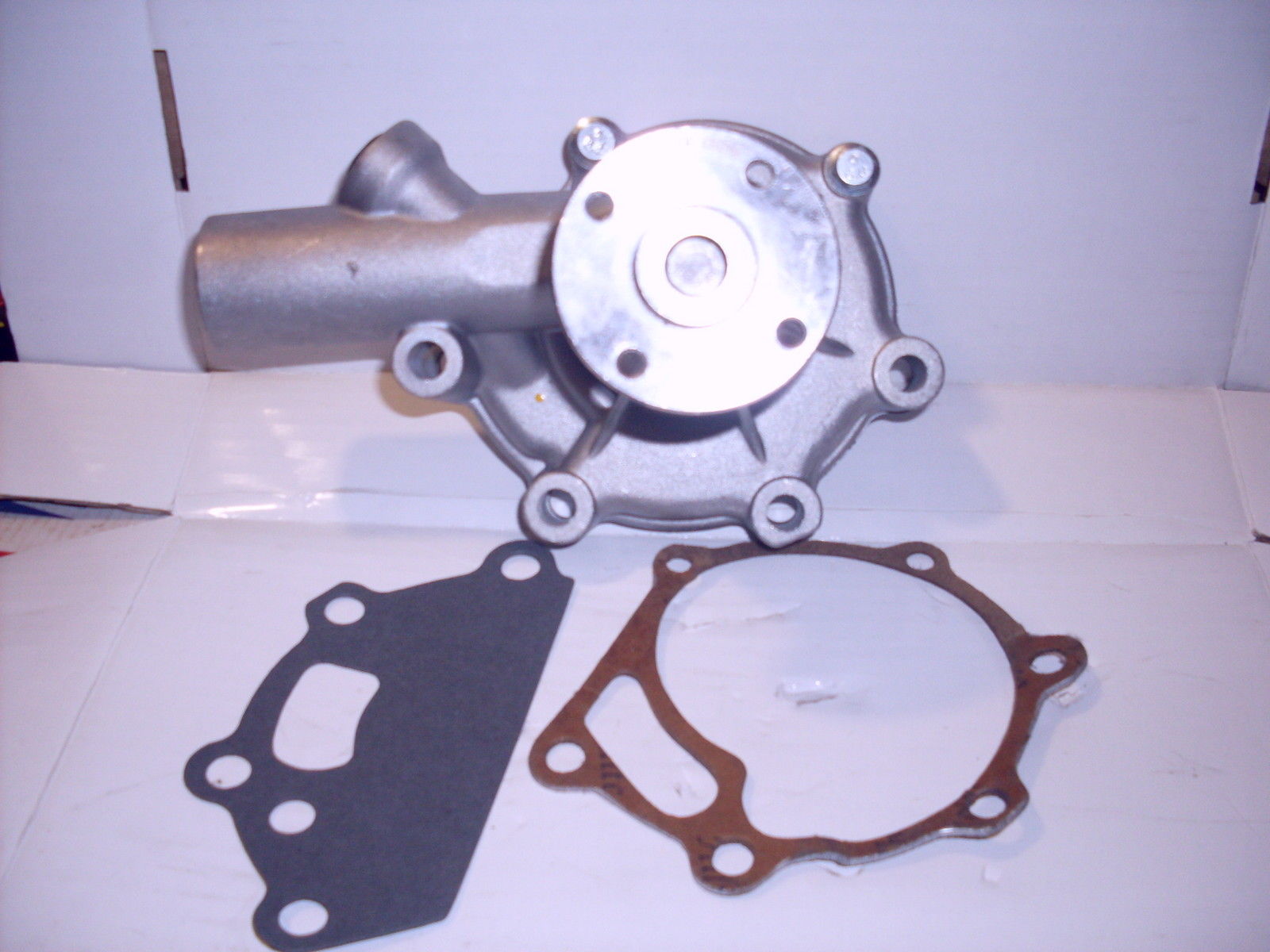 SATOH S373 S373D S470 S470D # MM409302 TRACTOR WATER PUMP for sale