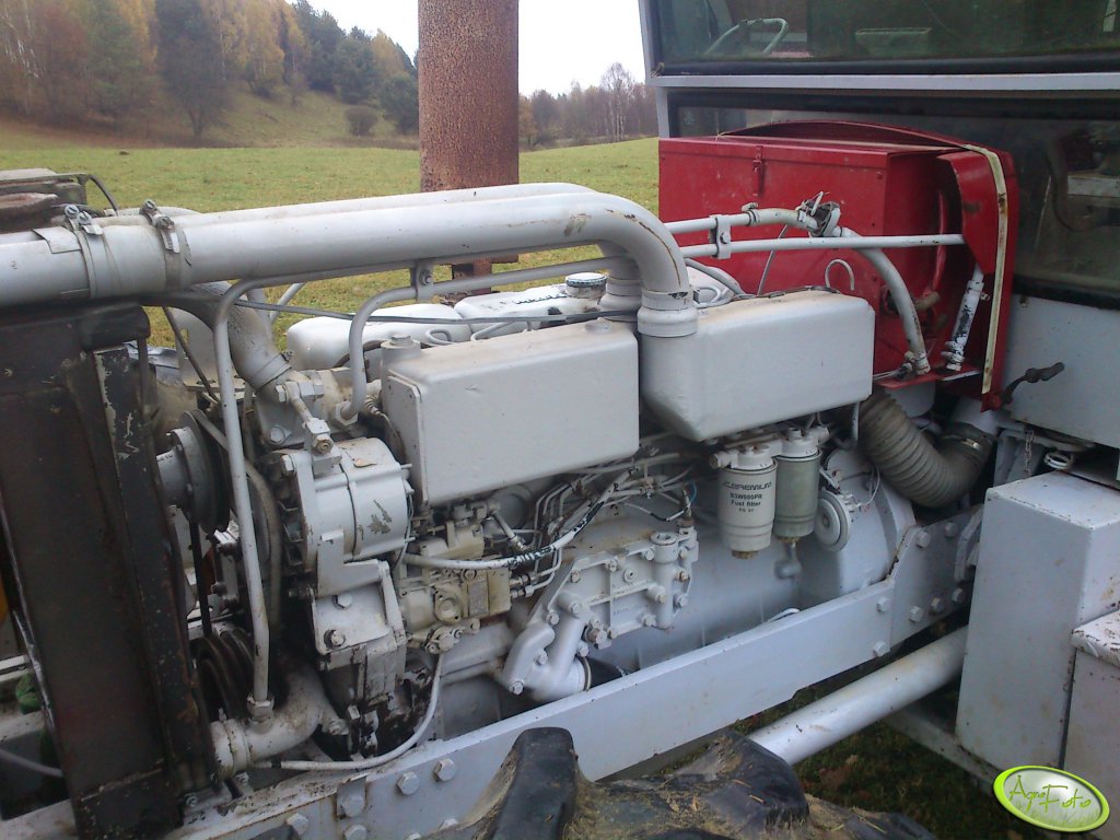 Fotografia ciągnik rolniczy Schluter Compact 1050 V6 - silnik #493956