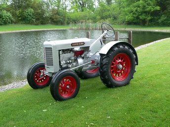 1936 Silver King R44 - TractorShed.com
