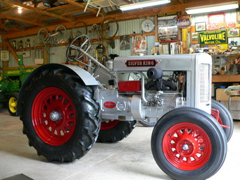 1936 Silver King R44 (2010-10-11) - Tractor Shed