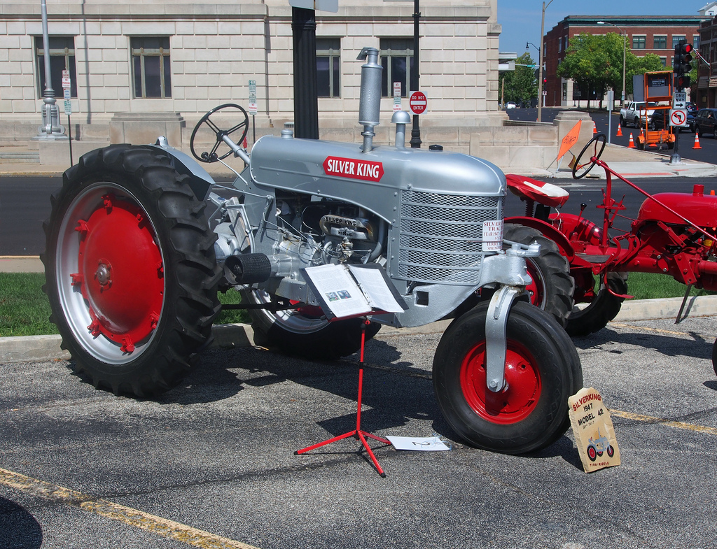 1947 Silver King Model 42 Row-Crop Tractor | Photographed at ...