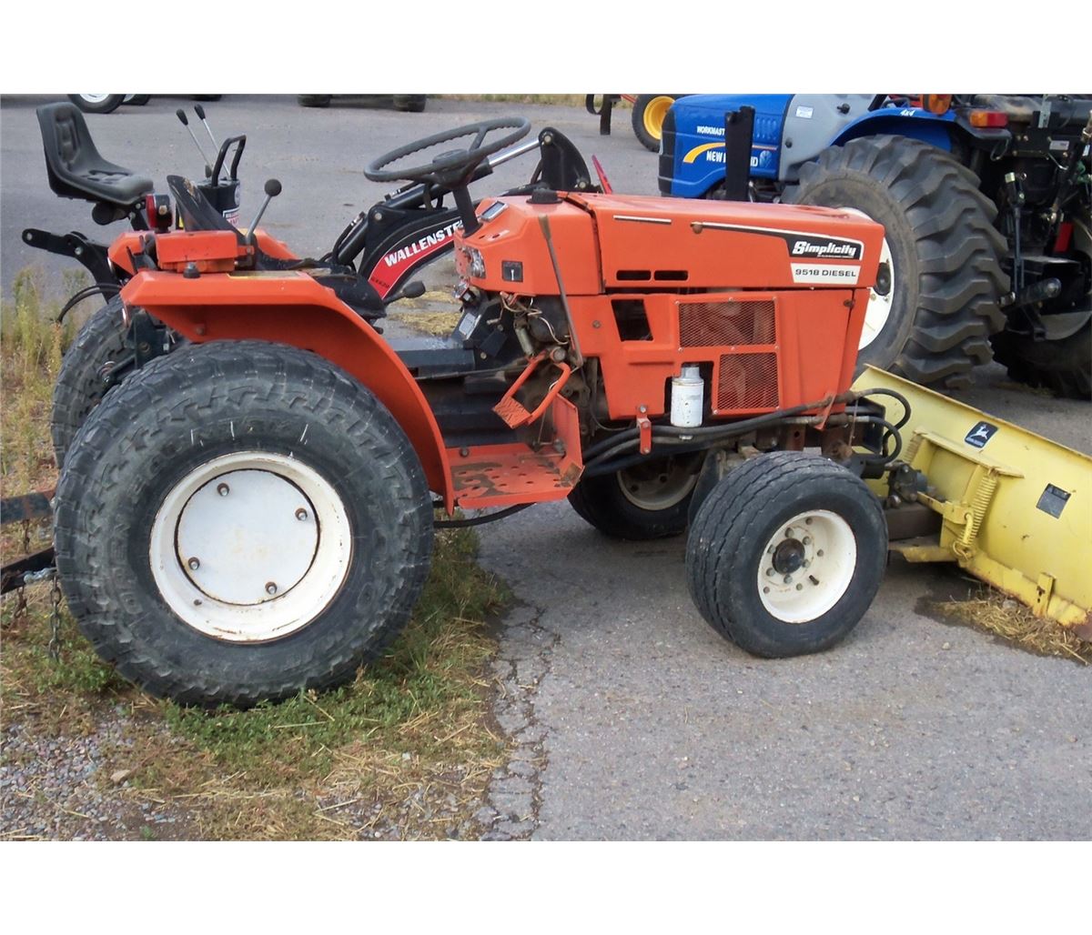 Simplicity 9518 tractor, diesel, 18.5 hp, 3 pt., pto, front blade, hyd ...
