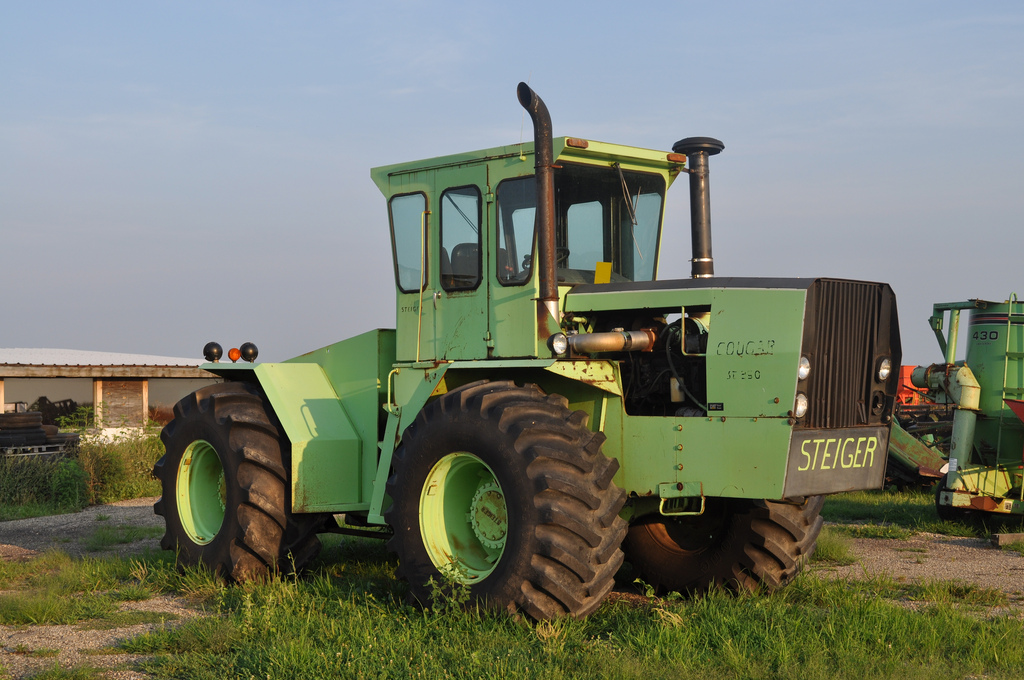 Steiger Cougar III ST-250 | This tractor was built between 1 ...