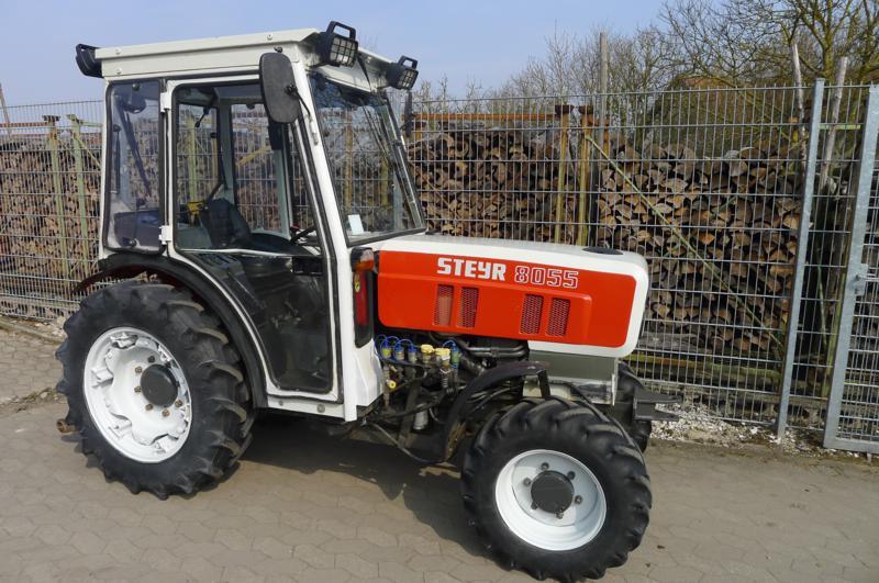 Steyr 8055 1 Picture