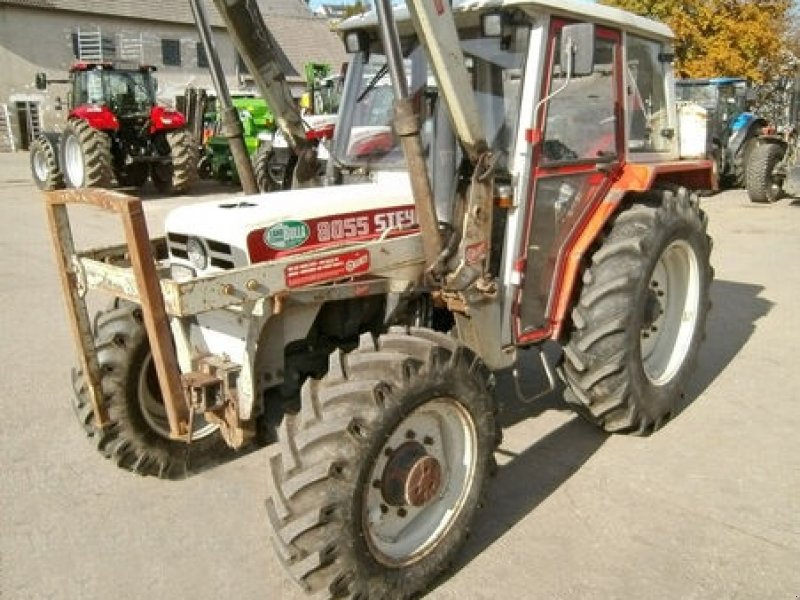 Steyr 8055 A mit Frontlader Traktor - technikboerse.com