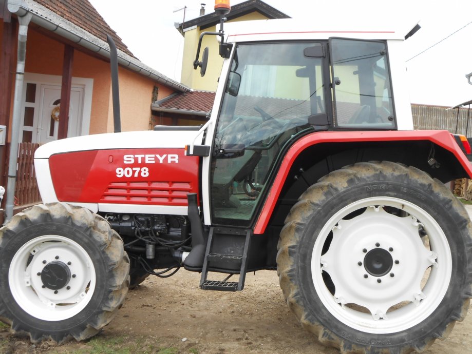 traktor steyr 9078