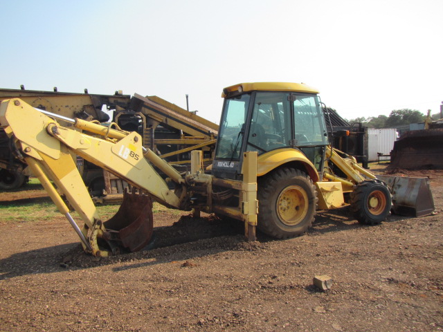 NEW HOLLAND LB85-4PT TLB | Nuco Auctioneers