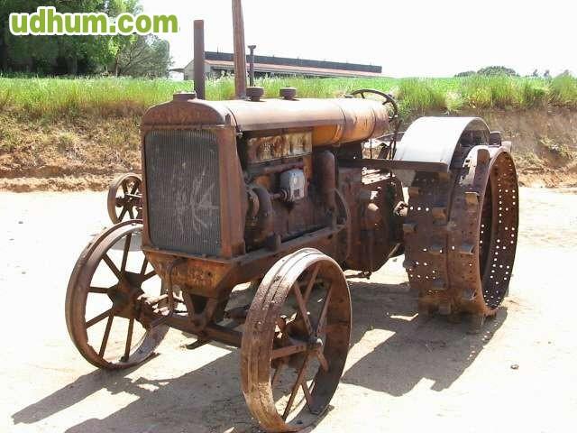 TRACTOR ANTIGUO - TWIN CITY 21-32