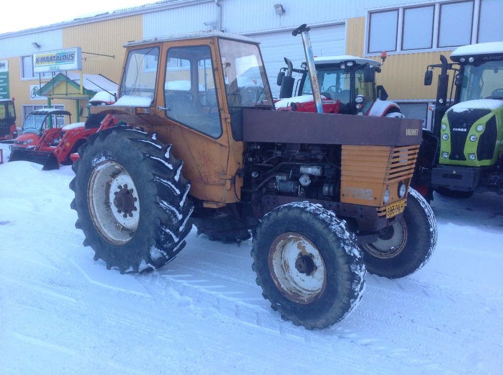 Valmet 1102 - Traktorit - Maatalouskoneet - Konekesko vaihtokoneet
