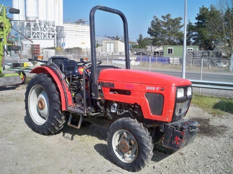 Valtra 3400 V tractor pt. viticultură - Folosit tractoare si ...